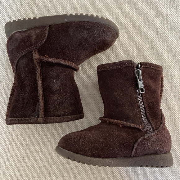Circo Brown Genuine Suede Zippered Toddler Boots - Picture 4 of 11